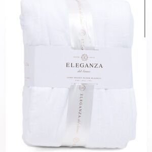 ELEGANZA Velvet Plush Blanket